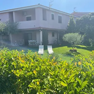 Casa Li Menduli San Teodoro Apartment